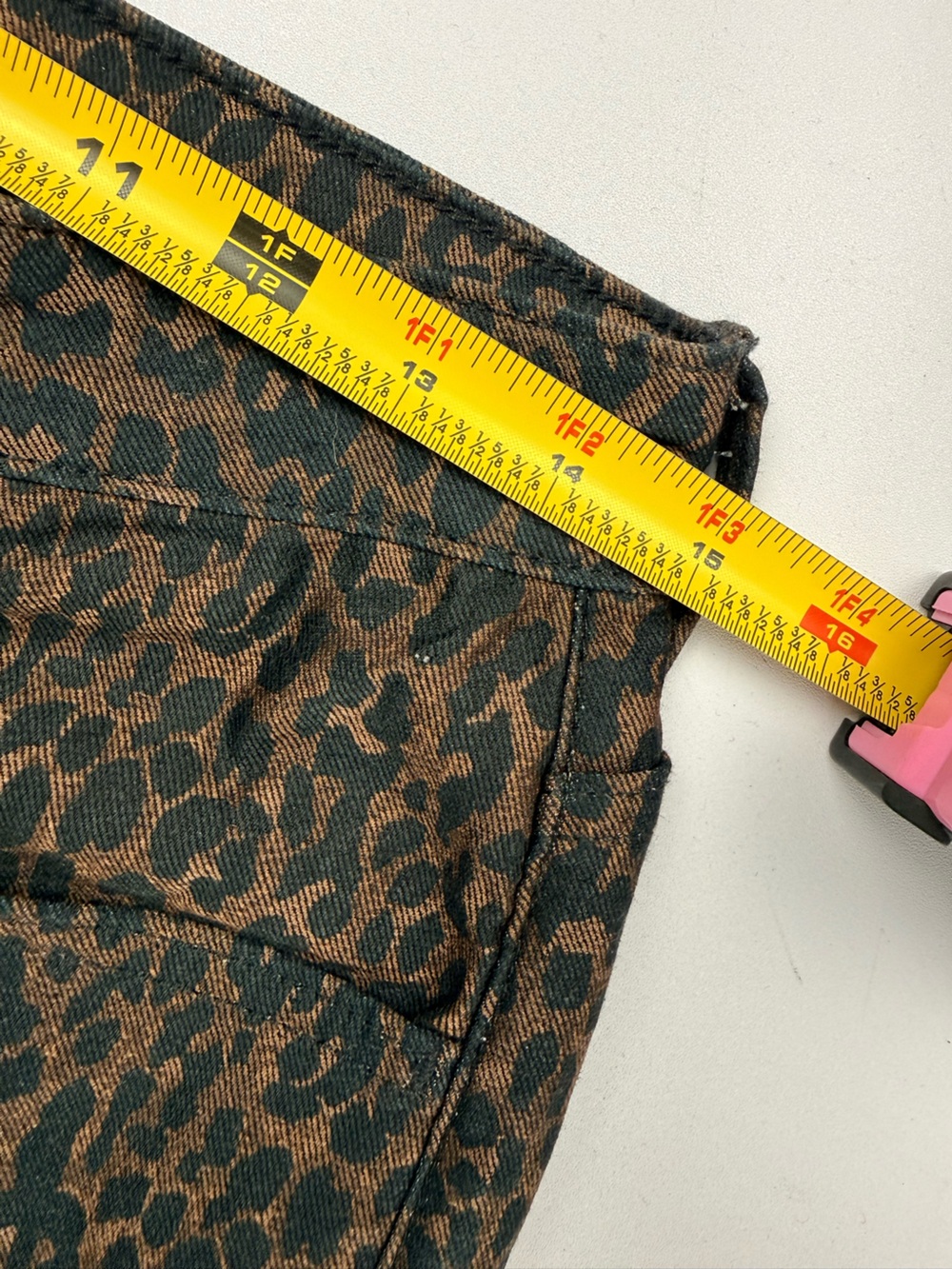 Pilcro Size 30 Leopard Print Straight Leg Jeans Brown Black Stretch Denim Edgy - Picture 4 of 10